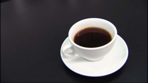 Stölderna verkar ha ägt rum medan personalen skötte kaffeserveringen (illustrerande arkivbild). kaffekopp