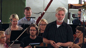 Jukka-Pekka Saraste under den första konserten på torsdagen i Ekenäs kyrka. Jukka-Pekka Saraste i Ekenäs kyrka.