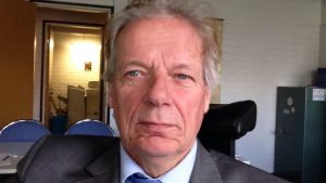 Johan Söderberg har inte mycket till övers för den finska utbildningsanordnarens agerande. Johan Söderberg, direktör för samkommunen för yrkesutbildning i Östra Nyland