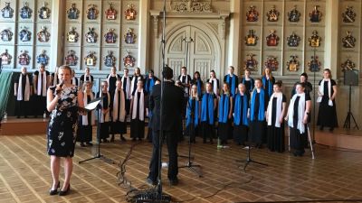 KaMu-kuorot esiintyvät Ritarihuoneella Pekka Nebelungin johdolla. Konsertin juontaa Inari Tilli.