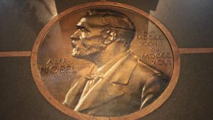 Nobel-palkinnon originaali lattiassa