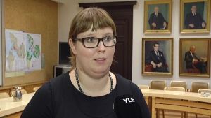 Förra trafikministern Merja Kyllönen ser risker med att Finlands övertro på biobränslen. Trafikminister Merja Kyllönen.