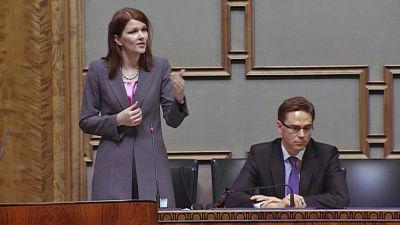 Statsminister Mari Kiviniemi (Saml) och finansminister Jyrki Katainen (Saml)
