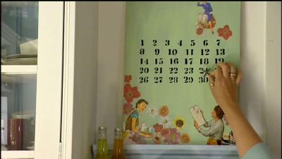 Väggkalender i trä
