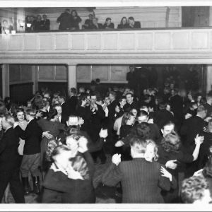 Varkauden seurantalon tanssit 1940-luvulla.