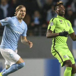Markus Halsti var given i Malmö FF:s startelva under Champions League-hösten 2014. Här möter han Paul Pogba i Juventus. Markus Halsti i Malmö mot Paul Pogba.
