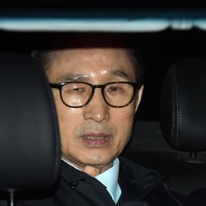 Ex-president Lee Myung-Bak greps i slutet av förra månaden och hålls nu rannsakningshäkte Ex-president Lee Myung-Bak greps i slutet av förra månaden och hålls nu rannsakningshäkte