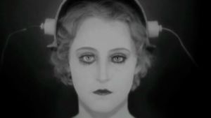 Metropolis. Kuva Fritz Langin scifi-klassikosta. Kuvakaappaus dokumenttielokuvasta Caligarista Hitleriin.