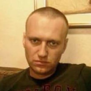 Aleksej Navalnyj berättade i går att fängelset har drabbats av en tuberkolosepidemi. Aleksej Navalnyj tittar in i kameran med ett sammanbitet uttryck.