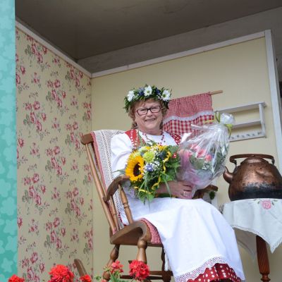 Pihtiputaan mummo Helka-Anneli Lohtander.