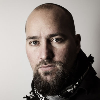 Porträtt på fotografen Niklas Meltio