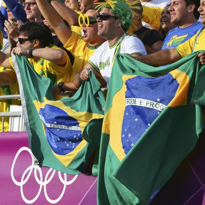Brasilian kannattajia olympialaisten yleisössä.