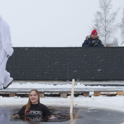 Nea Noora Höynälä avannossa