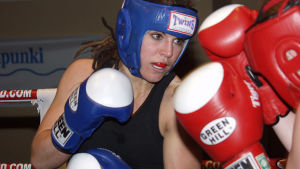 Eva Wahlström vann ett av sina FM-guld på hemmaplan i Lovisa. Eva Wahlström i FM i boxning i Lovisa 2006