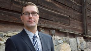 Salos stadsdirektör Lauri Inna anser att man inte behöver vara orolig över samarbetet med Huawei i Salo. Lauri Inna, salos blivande stadsdirektör