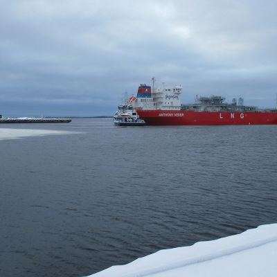 Lasti nesteytettyä maakaasua saapuu Tornioon
