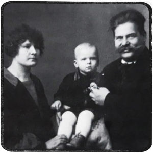 Hellin, Emil ja Jouko Sivori perhekuvassa noin vuonna 1925.