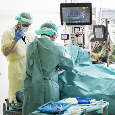 En coronapatient vårdas på ett sjukhus i Danmark.