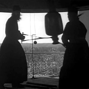 Munkit soittavat kelloja Valamon luostarissa (1940).