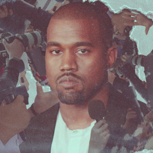 Kanye West katsoo kameraan ja hänen taakseen on editoitu paljon toimittajia.