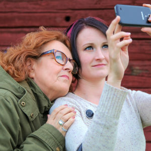 Liisa-Christiina Laaksonen ja Emilia Tuomi