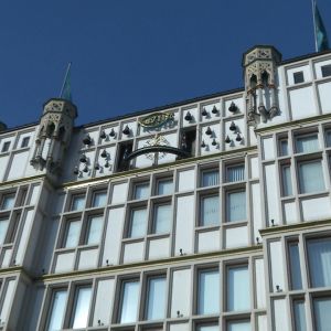 Dominikin työpaikka - Kölnisch Wasser 4711.