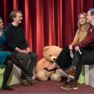 Kuvassa Ronja Alatalo, Atte Reunanen, Thelma Siberg ja Valtteri Lehtinen