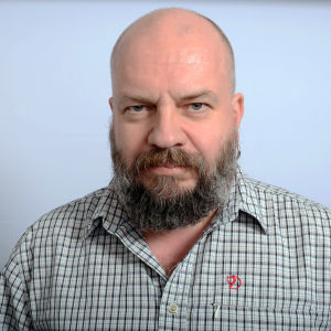 Metallimuusikko Timo Rautiainen.