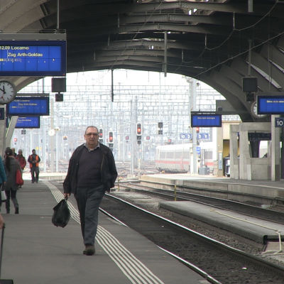Tågpassagerare i Zürich