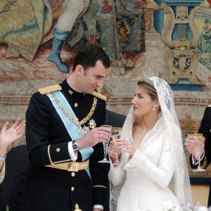 Espanjan prinssi Felipe de Borbon ja Letizia Ortiz Rocasolano heidän häissään