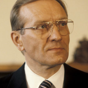 Harri Holkeri vuonna 1987.