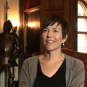 Historioitsija Liisa Lagerstam on asunut Laukon kartanossa lapsesta asti. Elinan surma -tarina on hänelle hyvin tuttu. Liisa Lagerstram