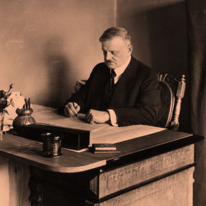 Säveltäjä Jean Sibelius Ainolassa 1915
