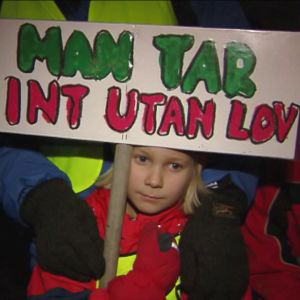 Sibboborna ordnade stora protester mot annekteringen för tio år sedan. demonstration på Senatstorget.