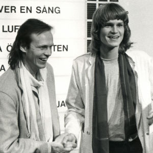 Bröderna Kenneth och Ted Gärdestad efter vinst i svenska melodifestivalen 1979 Ted Gärdestad med bror sin Kenneth efter vinst i melodifestivalen 1979