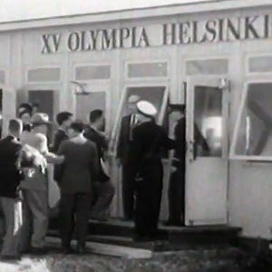 Matkustajat saapuvat Seutulan lentoasemalle (1952).