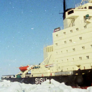 Jäänmurtaja Sisu merellä 1977