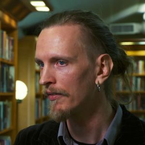 Henry Vistbacka intresserade sig för psykedeliska droger för femton år sedan efter eget experimenterande. Henry Vistbacka, styrelsemedlem i Psysli ry