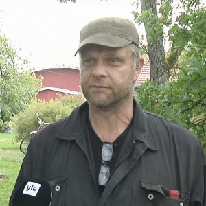 Grannen Thomas Willberg i Ybbersnäs i Pargas. Granne till Airiston Helmis fastighet i Ybbersnäs i Pargas.