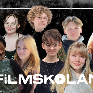 De åtta unga deltagarna i kortfilmsprojektet Filmskolan 2023.
