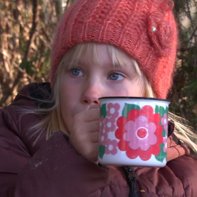 Varm choklad gör susen utomhus.