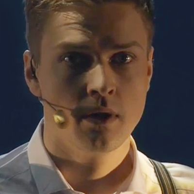 Mikael Saari esiintyi Uuden musiikin kilpailun karsinnassa.