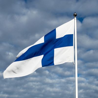 Suomen lippu.