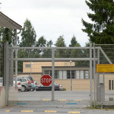 Hämeenlinnan vankilan Vankisairaalan portti Hämeenlinnassa.