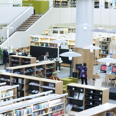 Yleiskuva Jyväskylän kaupunginkirjastosta
