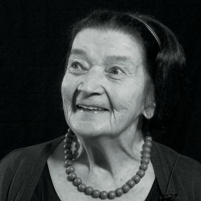 Naisen kasvot.