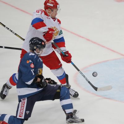 Urheilujuttuja: Venäjän rökitti Leijonat kolmella maalilla