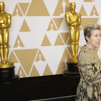 Frances McDormand Oscar-gaalan lehdistötilaisuudessa.