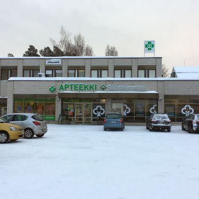 Liikerakennus Joutsan keskustassa.