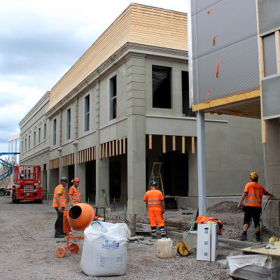 Zsar-ostoskylän rakennustyömaa